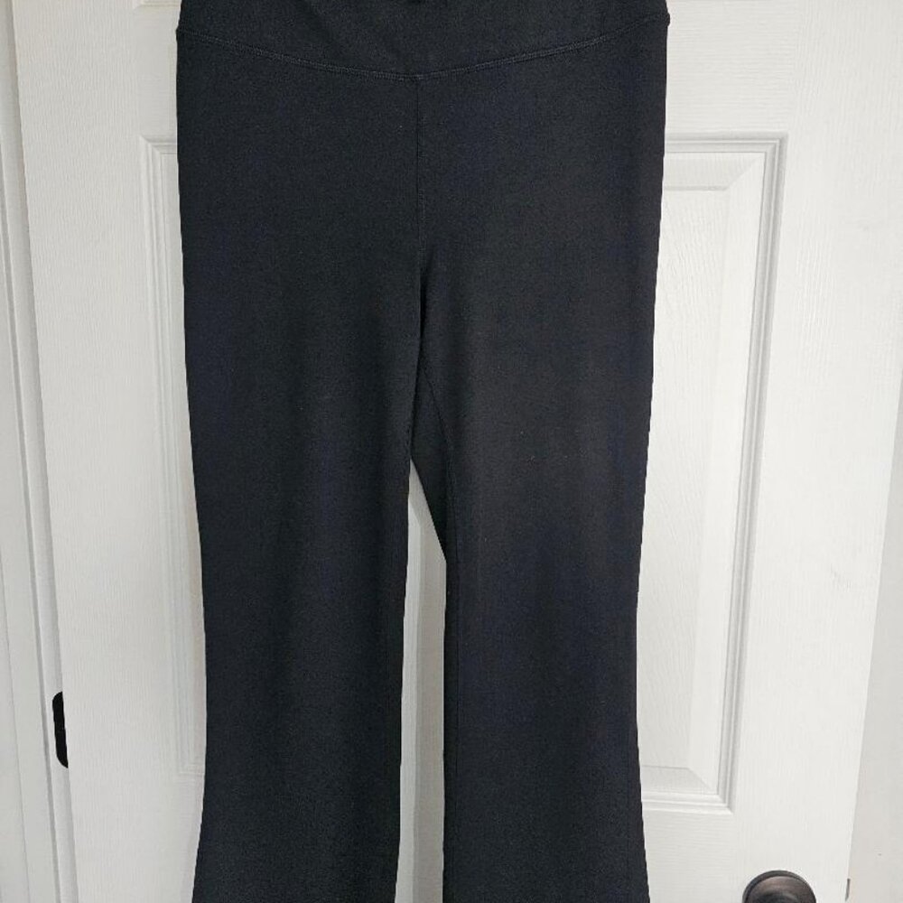 GAIAM Black flared leggings 2 pair size Medium - Picture 4 of 8
